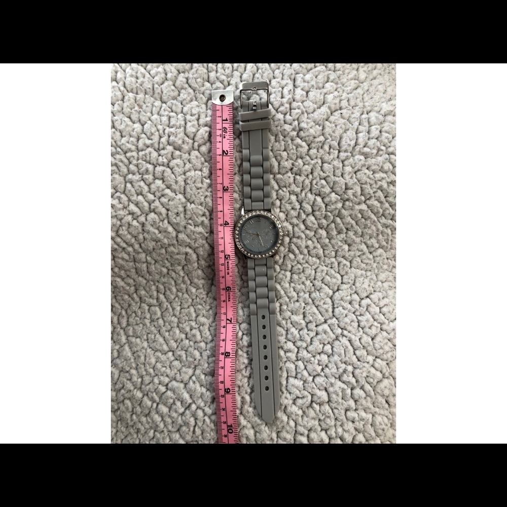 Decorative Watch - Picture 3 of 3